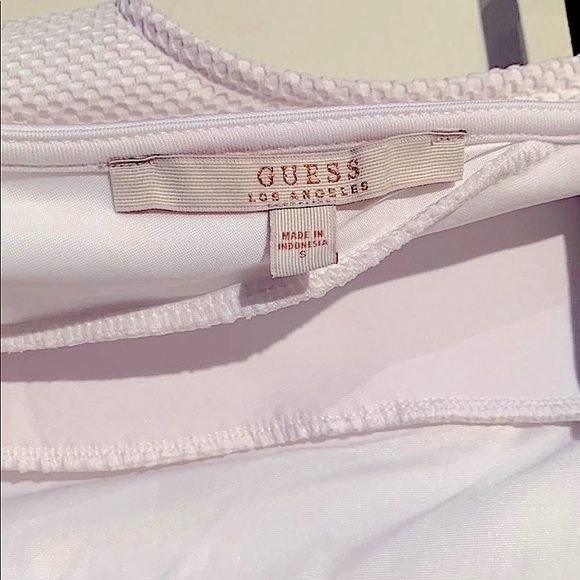 Guess White Peplum Top Size Small - Picture 6 of 6